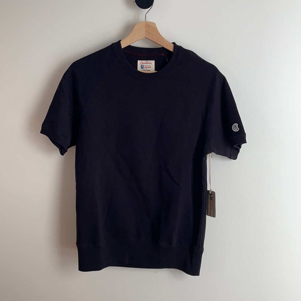 Black short sleeve sweatshirt